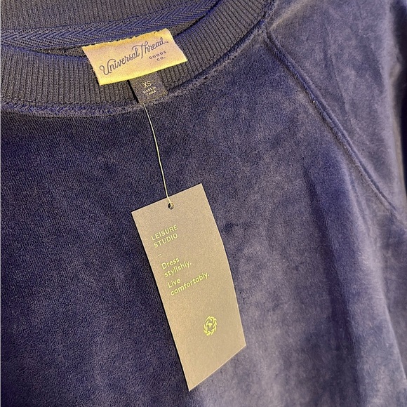 PULL OVER SWEATSHIRT - Picture 3 of 4